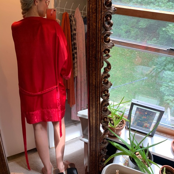 Vintage Victoria’s Secret Red Satin Robe Duster OS - Picture 9 of 10